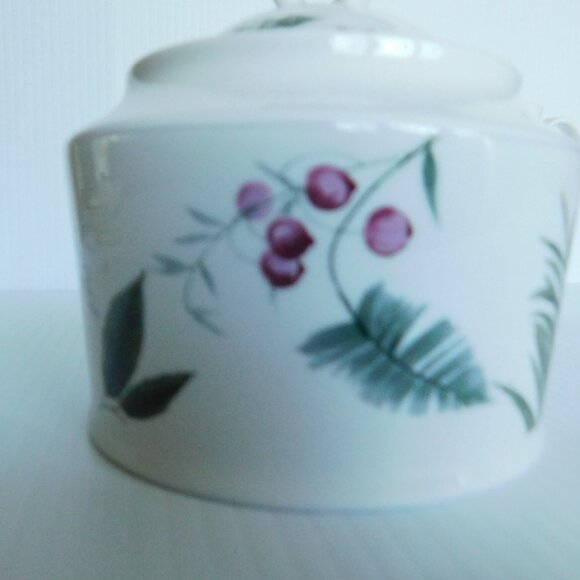 Mikasa Porcelain Sugar and Creamer Set - Picture 3 of 5